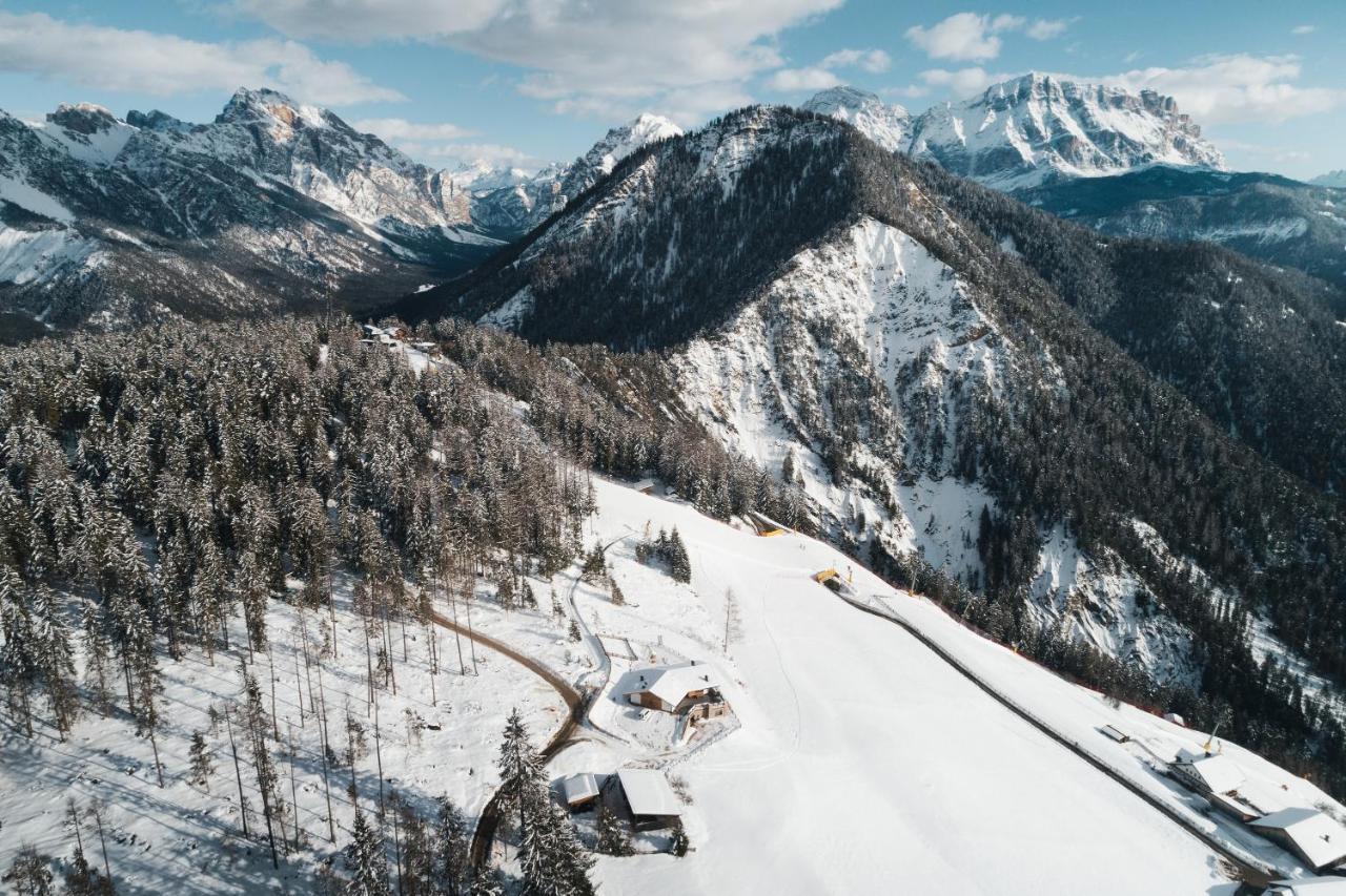 شقة Alpinus Agriturism سان مارتينو-إن-باديا المظهر الخارجي الصورة