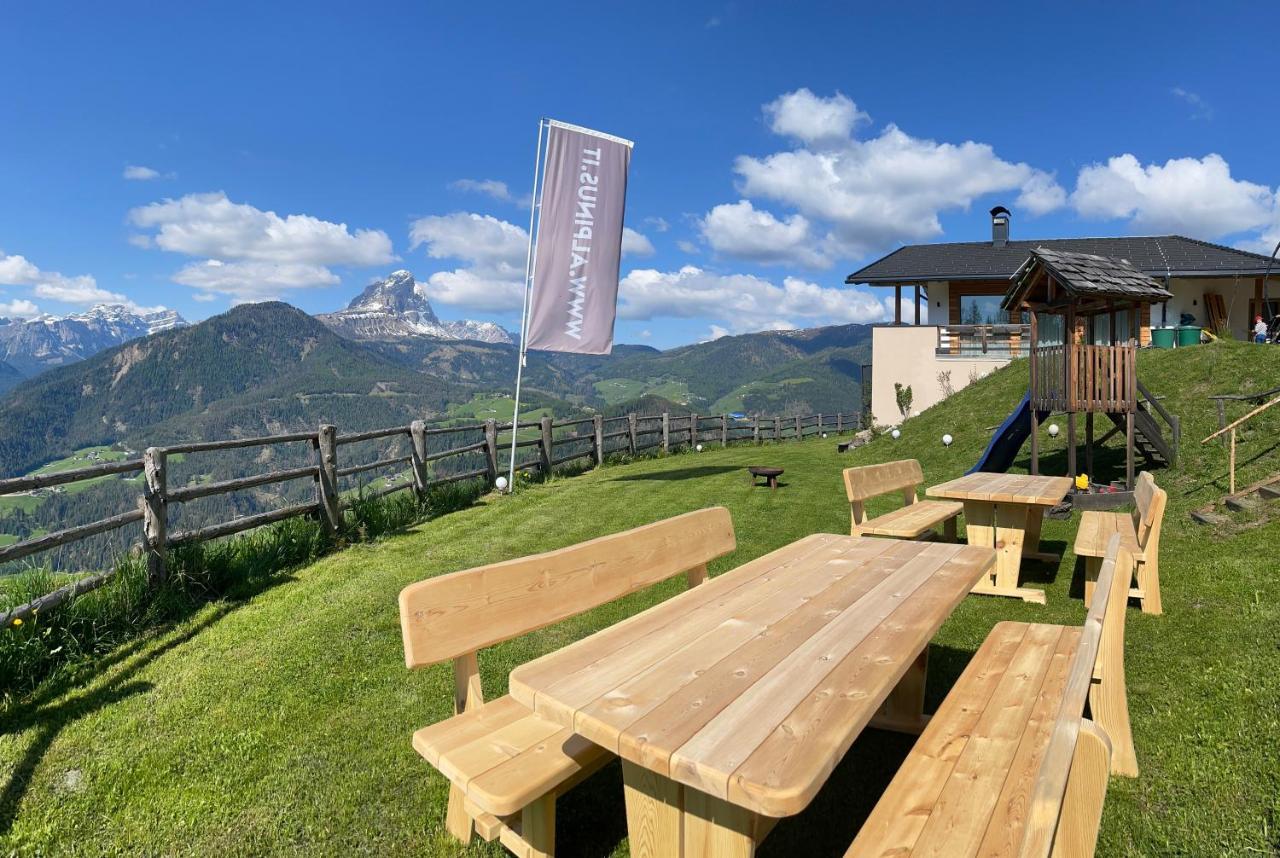 شقة Alpinus Agriturism سان مارتينو-إن-باديا المظهر الخارجي الصورة